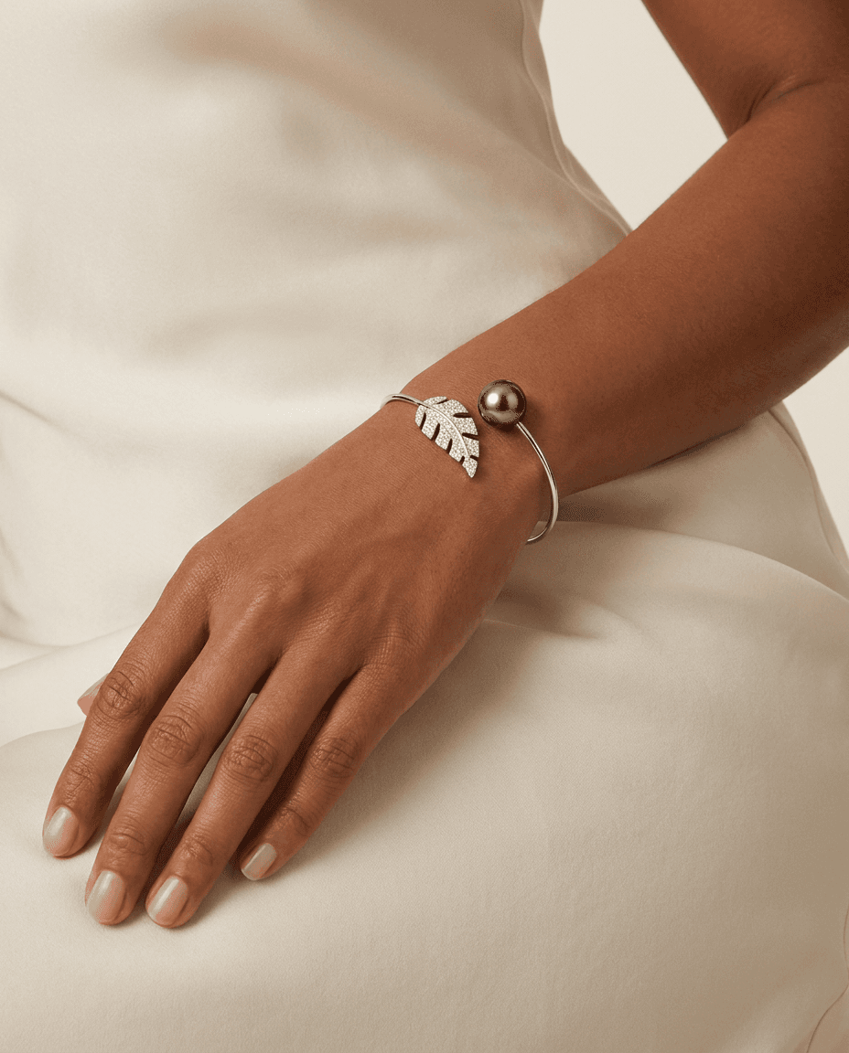 Bracelet 23 - TB6 — on model