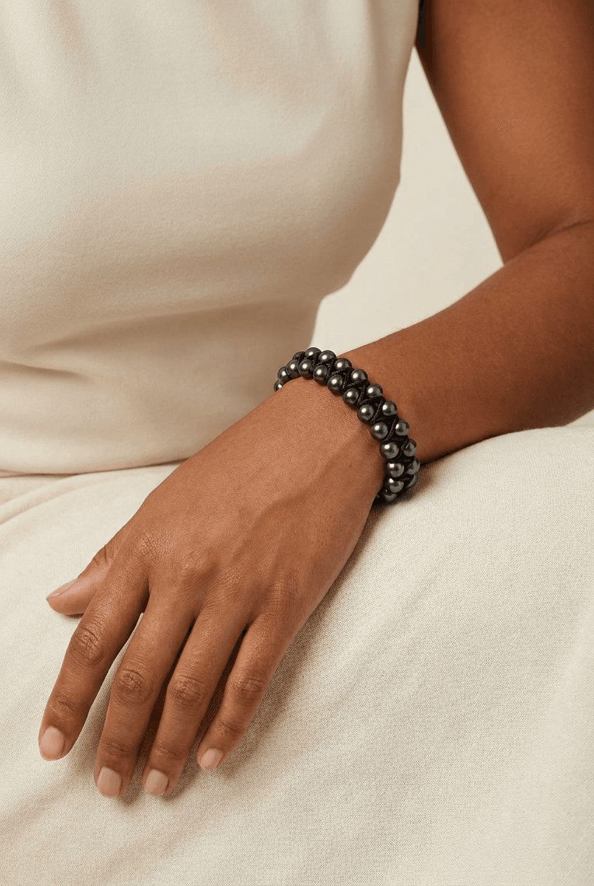 Bracelet 34 pearl — on model