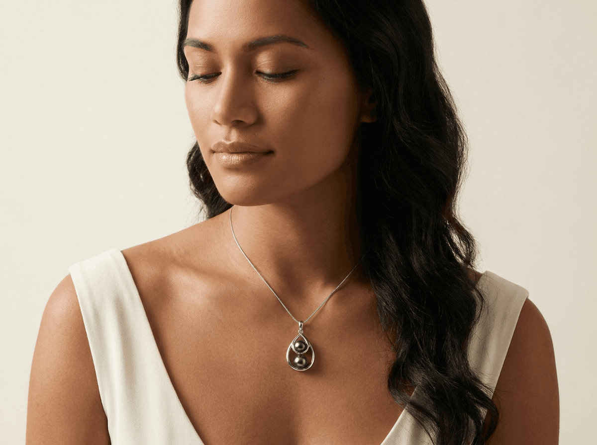 Necklace PGP7 — on model