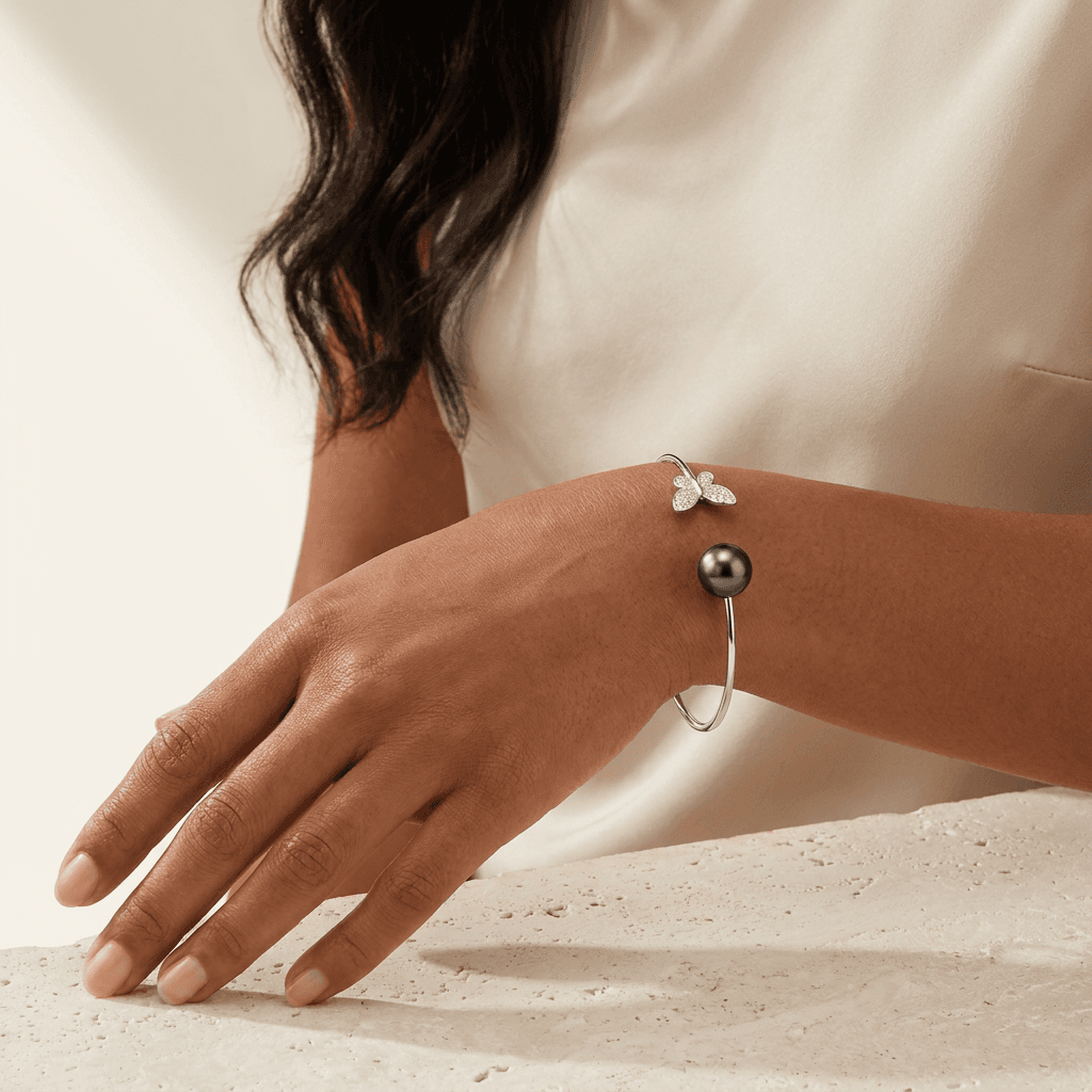 Bracelet 22 - TB5 — on model